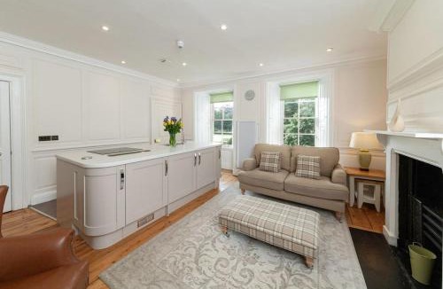 Hexham House | Beautiful Grade II Listed Apartments Sleeping 20