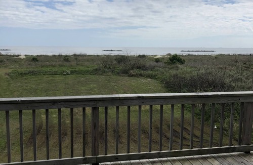 Grand Isle House | Beautiful Grand Isle QUIET East End Beachfront