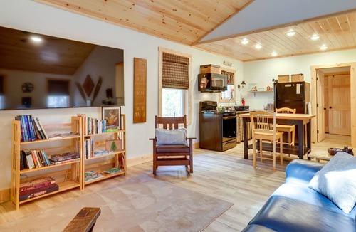 Brantingham Cabin | Beautiful Greig Cabin: 2 Mi to Brantingham!