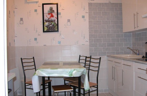 Neris-les-Bains Apartment | Beautiful ground-floor studio facing the thermal baths