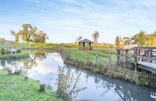 Newmarket Cottage | Beautiful grounds, well thought out.