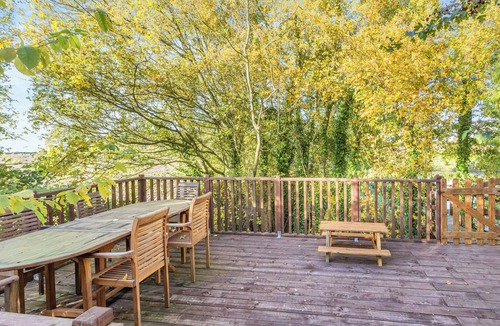 Newmarket Cottage | Beautiful grounds, well thought out.