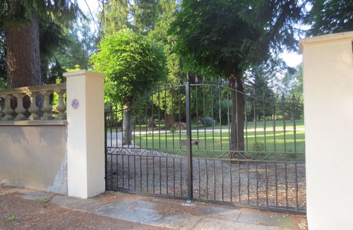 Voutenay-sur-Cure Cottage | Beautiful Guest House