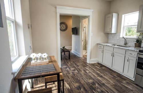 Near East Side House | Beautiful Guest House on New Built Home Near Downtown