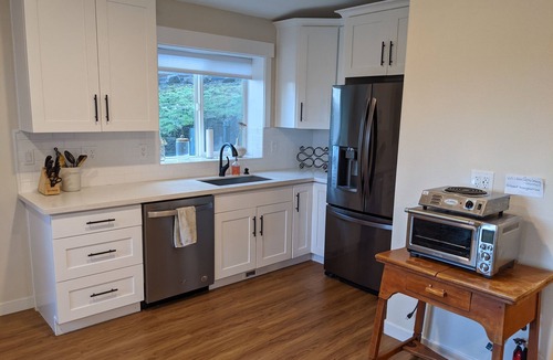 Gaston House | Beautiful Guest House with Views in Heart of Premiere Oregon Wine Country