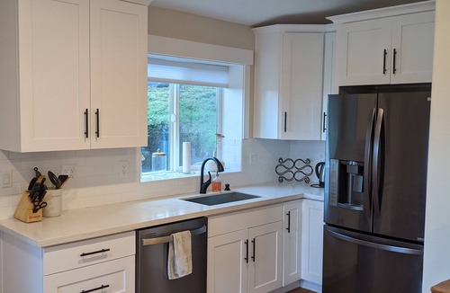 Gaston House | Beautiful Guest House with Views in Heart of Premiere Oregon Wine Country