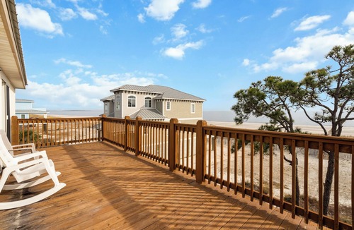 Audubon Place House | Beautiful Gulf Front home in Gated Community - 5 Bedrooms - Pet Friendly