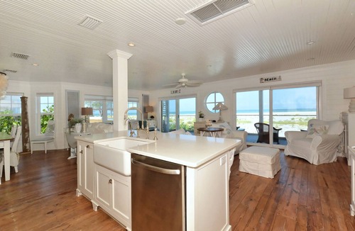 Anna Maria House | Beautiful, Gulf-Front Home on Bean Point-Halcyon House