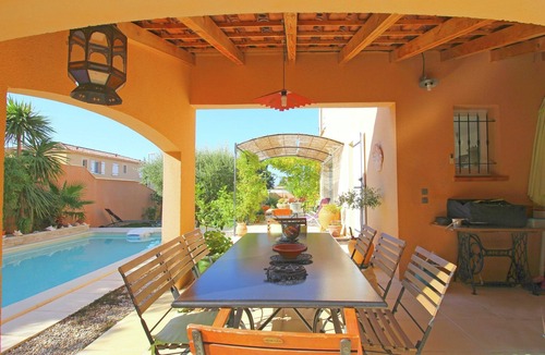 Serignan-du-Comtat House | Beautiful holiday home with private pool
