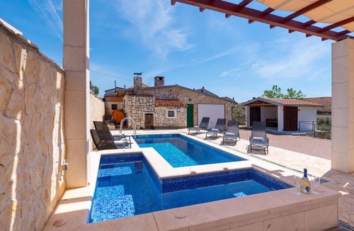Sveti Filip i Jakov House | Beautiful home in Sveti Filip i Jakov