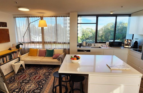 Darling Point Apartment | Beautiful harbour views, stylish apartment & pool