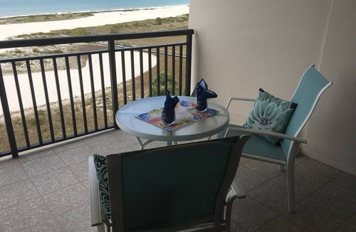Sand Key Condo | BEAUTIFUL HARBOUR LIGHT TOWERS condo awaits your arrival!