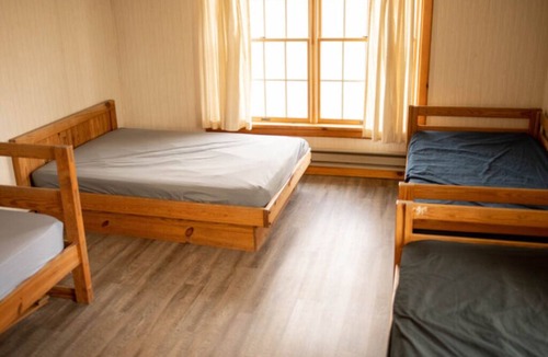 Milroy Cabin | Beautiful Hartman Lodge w/Hot Tub