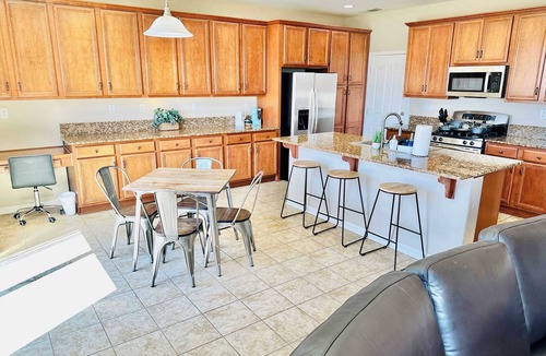 Reno House | Beautiful Haven/Sleeps 18