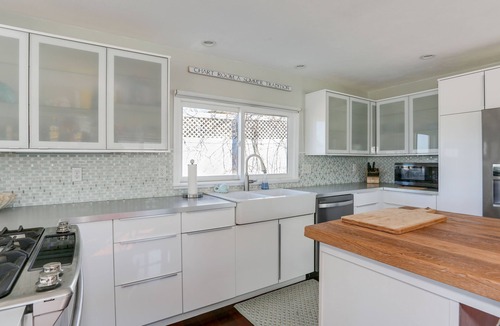 Pocasset House | Beautiful Hen Cove - Book Your 2026 Trip