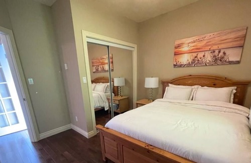 Huntsville Ski Chalet | Beautiful Hidden Valley Chalet Near Ski Hill and Private Beach