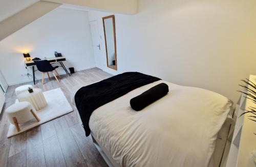 Hautmont Apartment | Beautiful High-End Duplex 2 Bedrooms
