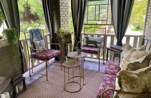 Hillcrest House | Beautiful Hillcrest bungalow.