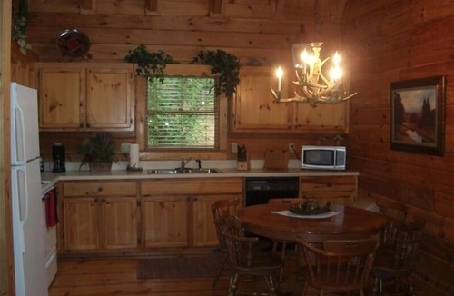 Cedar Cliff House | Beautiful Hillside Lodge