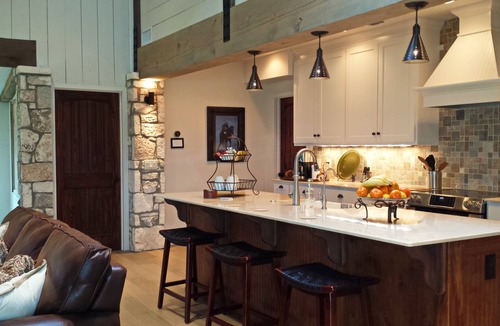 Kerrville House | Beautiful Hilltop Villa on 18th fairway