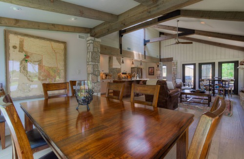 Kerrville House | Beautiful Hilltop Villa on 18th fairway