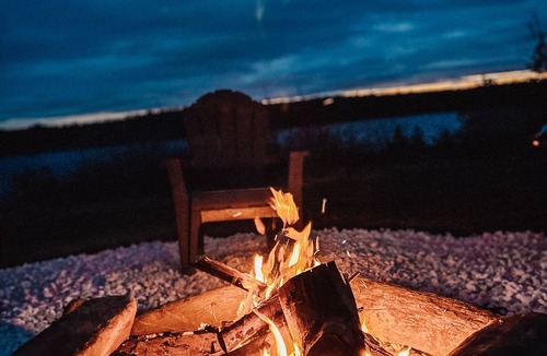 Yarmouth County Cottage | Beautiful Hilltop Waterfront cottage, private getaway, quiet lake front cottage