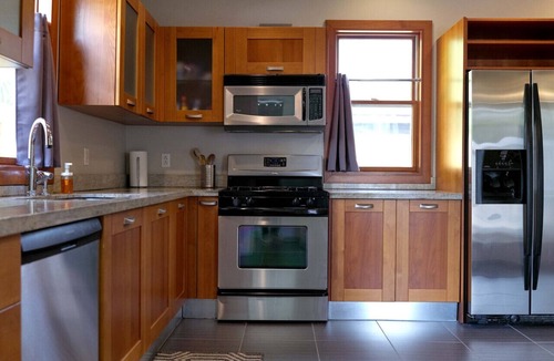 Old East Hill House | Beautiful Historic Downtown Pensacola Charmer Hot Tub BBQ