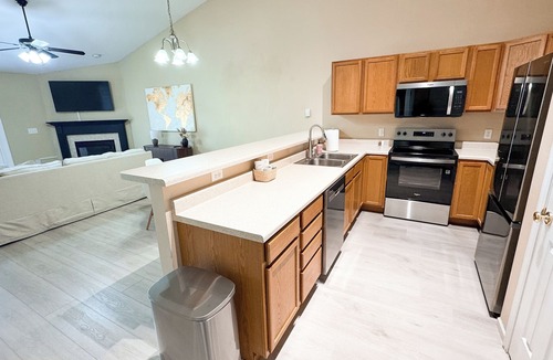 Lebanon Villa | Beautiful Historic Lebanon Illinois 2 Bedroom Villa