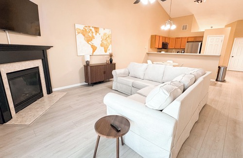 Lebanon Villa | Beautiful Historic Lebanon Illinois 2 Bedroom Villa