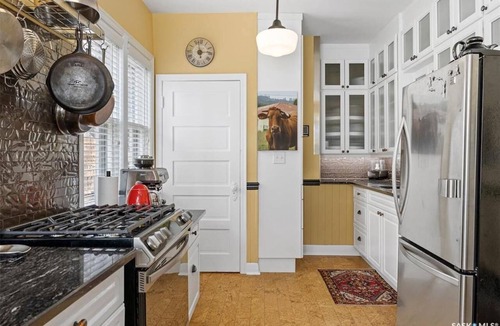 Saskatoon Downtown House | Beautiful Historical Charm 5 minutes from University.