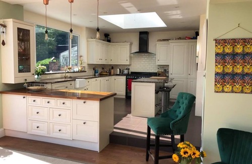 Gravesend House | Beautiful Historical home with Modern Amenities