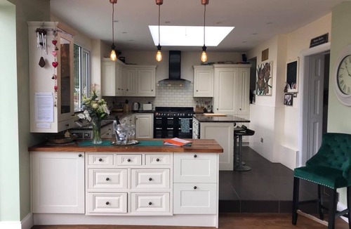 Gravesend House | Beautiful Historical home with Modern Amenities