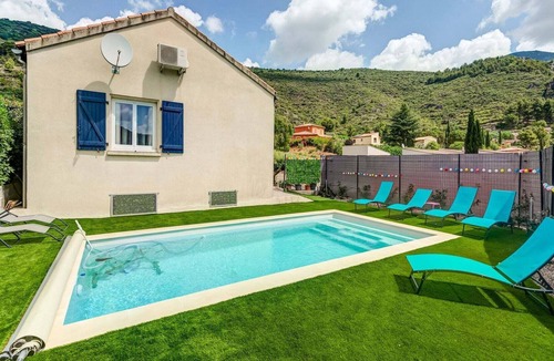 Roquebrun House | Beautiful holiday home in Roquebrun with swimming pool