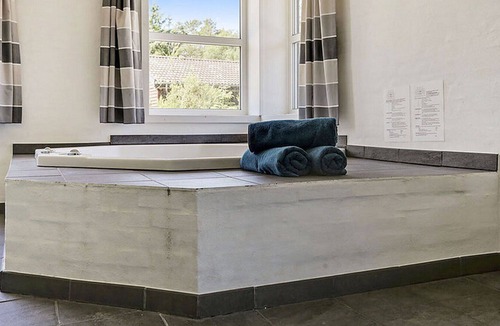 Ho House | Beautiful holiday home with three bathrooms, activity room and pool and large garden
