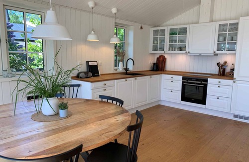 Ronne House | Beautiful holiday home from 2021 with a lovely seaview