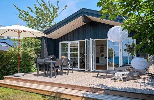 Ronne House | Beautiful holiday home from 2021 with a lovely seaview