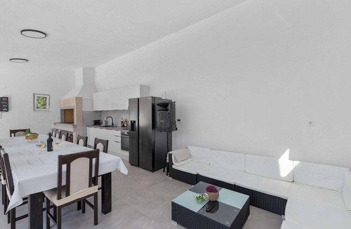 Neoric House | Beautiful holiday home with private sauna