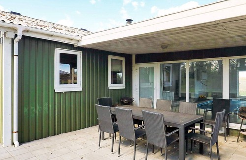 Hou House | Beautiful Holiday Home in Hals with Swimming Pool