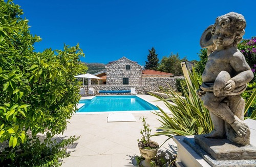 Zaton House | Beautiful holiday home with pool and fantastic views for an unforgettable holiday.