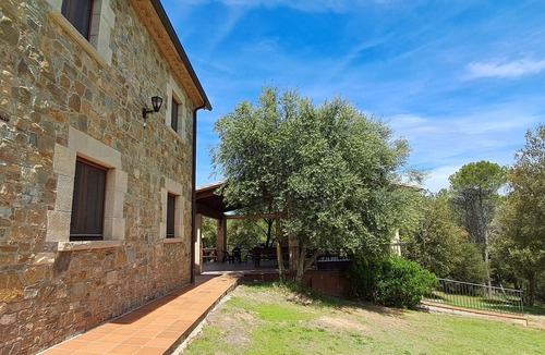 Porqueres Villa | Beautiful Holiday Villa with Pool near Banyoles & Girona. 9 Bedrooms.