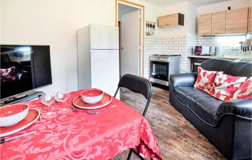 Saint-Sever-Calvados House | Beautiful Home In Saint-Sever-Calvados With Wifi