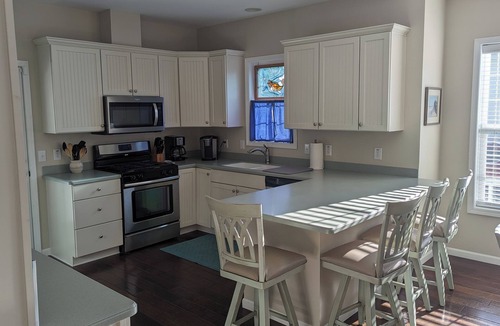 South Haven House | Beautiful home! 3 blocks to beach & town! Friday-Friday Rentals