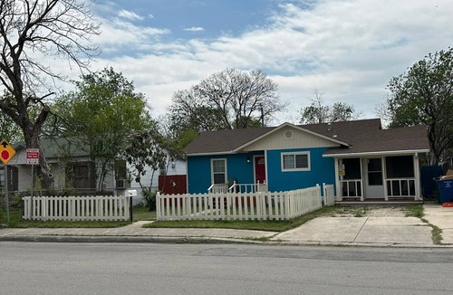 Northwest Los Angeles Heights House | Beautiful home - 9 mins from Downtown and SAT