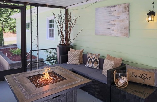 Apex House | Beautiful Home At Downtown Apex