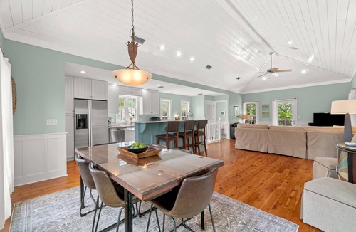 Seacrest House | Beautiful home close to pool & beach, close to The Big Chill