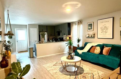 San Antonio House | Beautiful home eight minutes away from Brooks corner shopping center and hospital