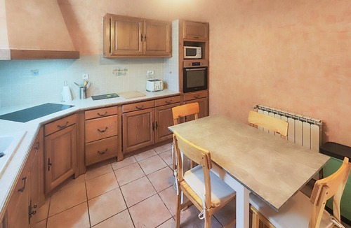 Cessenon-sur-Orb House | Beautiful home in Cessenon sur Orb with WiFi