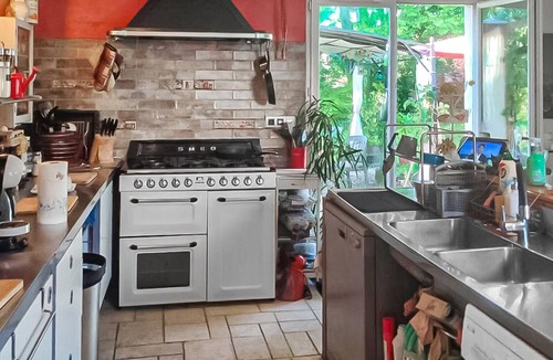 Charritte-de-Bas House | Beautiful home in Charritte-de-Bas