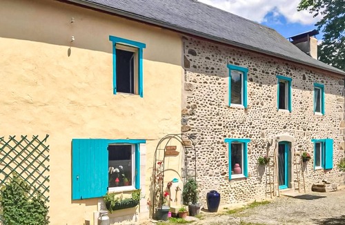 Charritte-de-Bas House | Beautiful home in Charritte-de-Bas