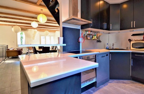 Laudun House | Beautiful home in Laudun-L'Ardoise with WiFi